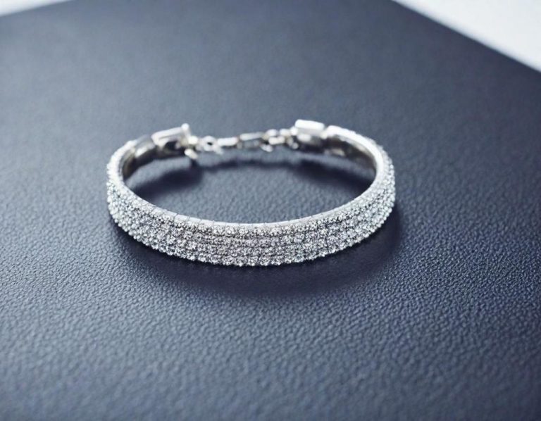 Bella pulsera con hileras de circón Pulsera de Circón, del carmesí de tus besos, como desnuda te extraña, nada soy si no eres nada, es mi regalo por eso